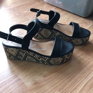 Platform sandals